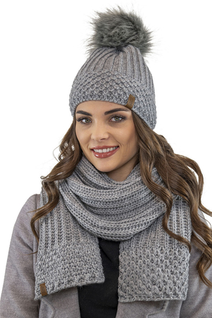 Vivisence Damen Winter Hat with Bobble and Scarf Set Warm and Cozy Headgear for Winter and Autumn Warm Thick, Winter Set for Ladies, Made in The EU, Light Grey