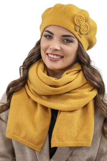 Vivisence Elegant Winter Set For Women Classic Wool Beret With Floral Decoration Suitable For Both Elegant And Sporty Outfits Ideal For Winter And Autumn Days, Honey