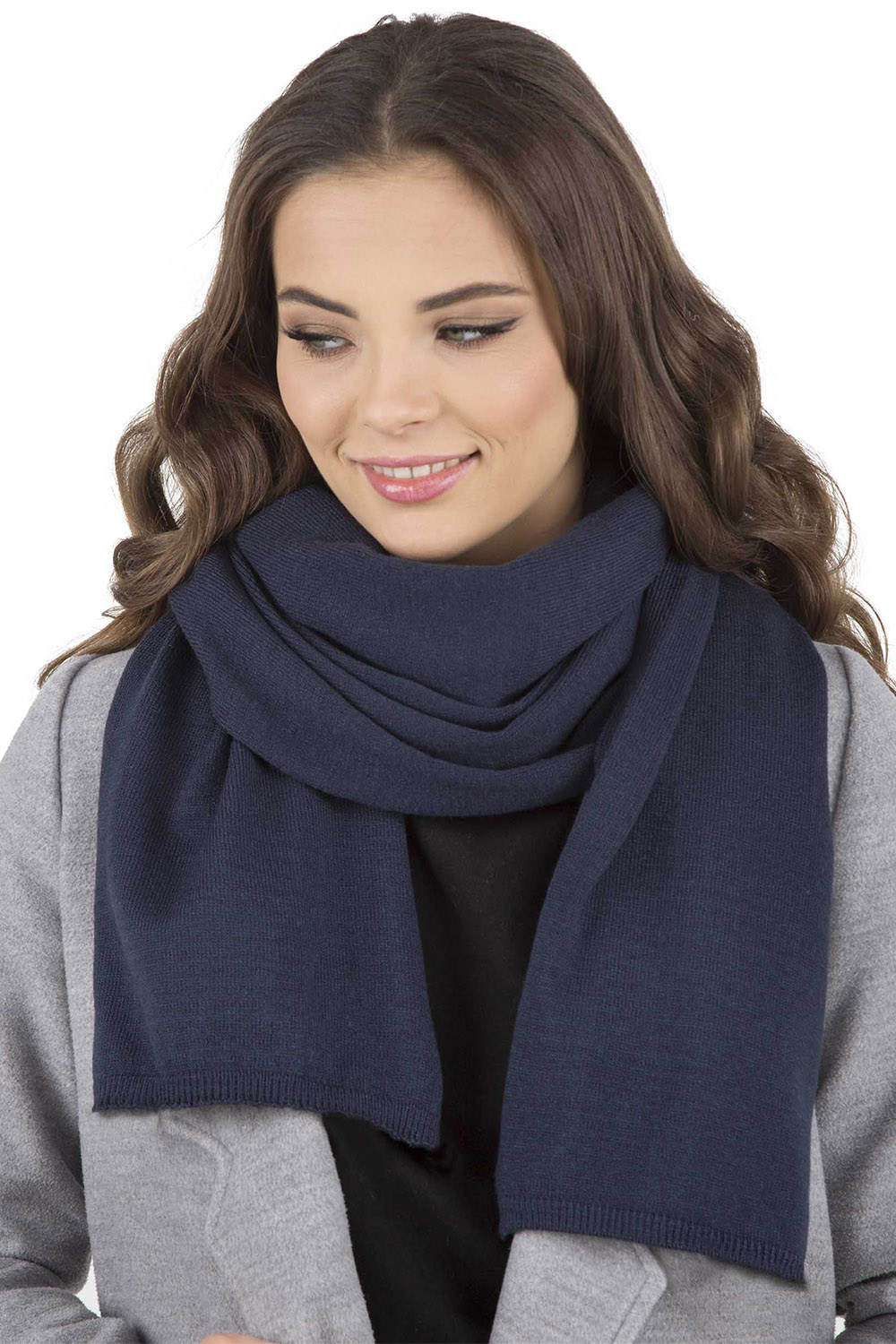 Vivisence Elegantes Damen Winter Set Aus Baskenmütze Mit Blumenapplikation Und Langer Schal Aus Warmem Garn Perfekte Für Kalte Wintertage Ideal Für Elegante Und Sportliche Outfits, dunkelblau