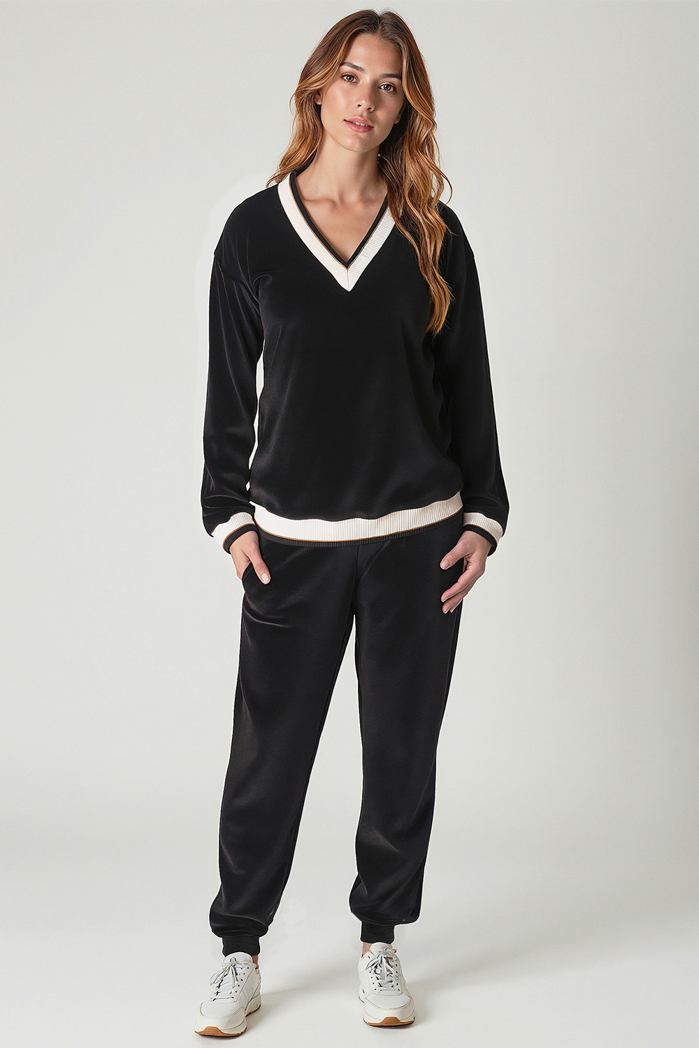 Vivisence Damen Trainingsanzug Set Velour Mit Taschen Für Komfort Beim Freizeitlook 9201, 