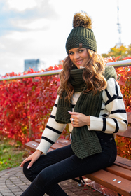 Vivisence Women's Winter Hat With Pom Pom Warm Ideal For Cold Days 7016, green