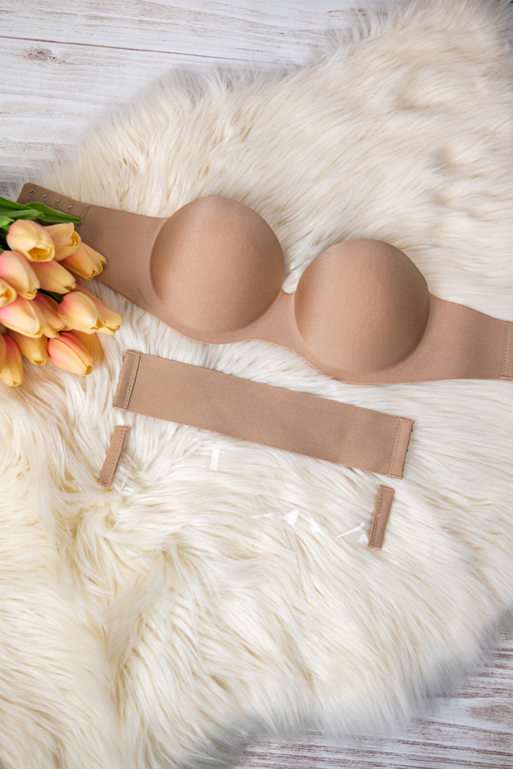 Vivisence Strapless Bra Bandeau for Women self-adhesive barconette Underwire bra for special occasions Dresses and Backless Outfits Model 1065, beige