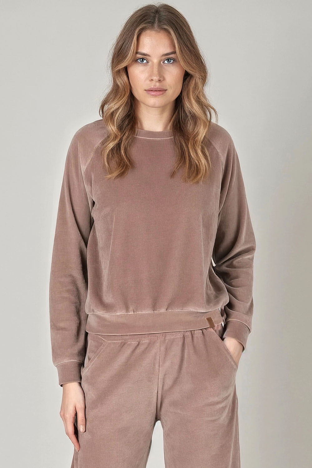 Vivisence Damen Sportbluse Sweatshirt Mit Rundhalsausschnitt Aus Velourstrick Mit Strickbündchen Und Langem Arm Lockerer Schnitt Für Freizeit Fitness Und Alltag 9005, 