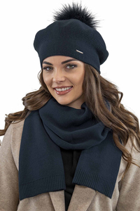 Vivisence Béret Et Écharpe Pour Femme L'automne et L'hiver Ensemble Élégant Fabriqué En Laine Chaude Avec Pompon De Fausse Fourrure Style Classique Idéal Pour Les Froids Jours Cadeau Parfait 7035Kmpl, bleu foncé