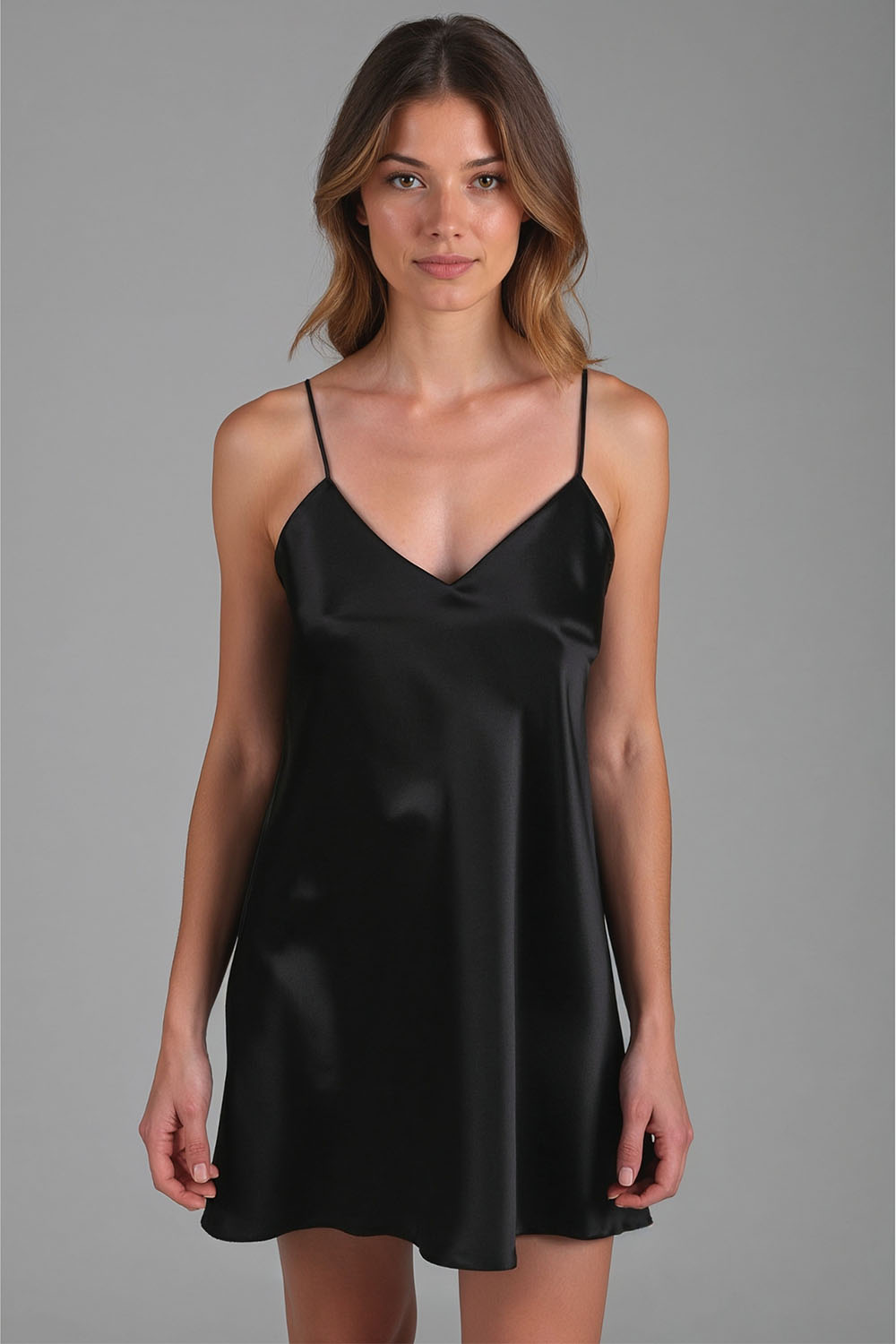 Vivisence Chemise de Nuit Satin Bretelles Réglables Tissu Agréable au Toucher 2039, noir
