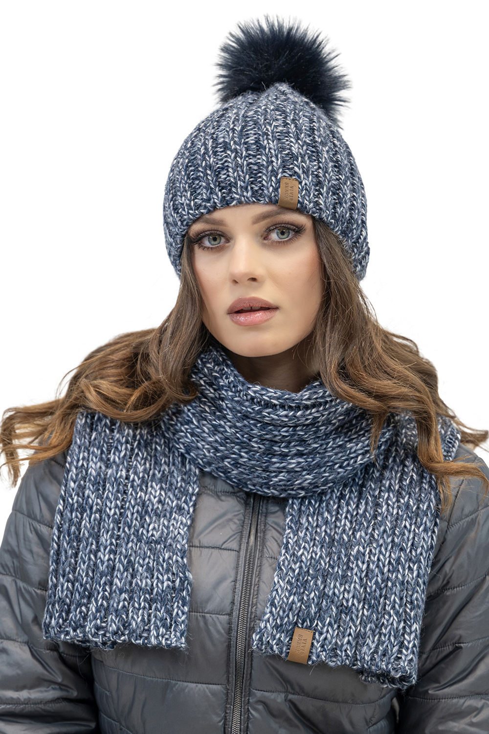 Vivisence Winter Bommelmütze für Damen Herbst Frauen Wintermütze mit Bommel Antistatischem Innenfutter Perfekte Passform für Kalte Wintertage Modell 7086, dunkelblau