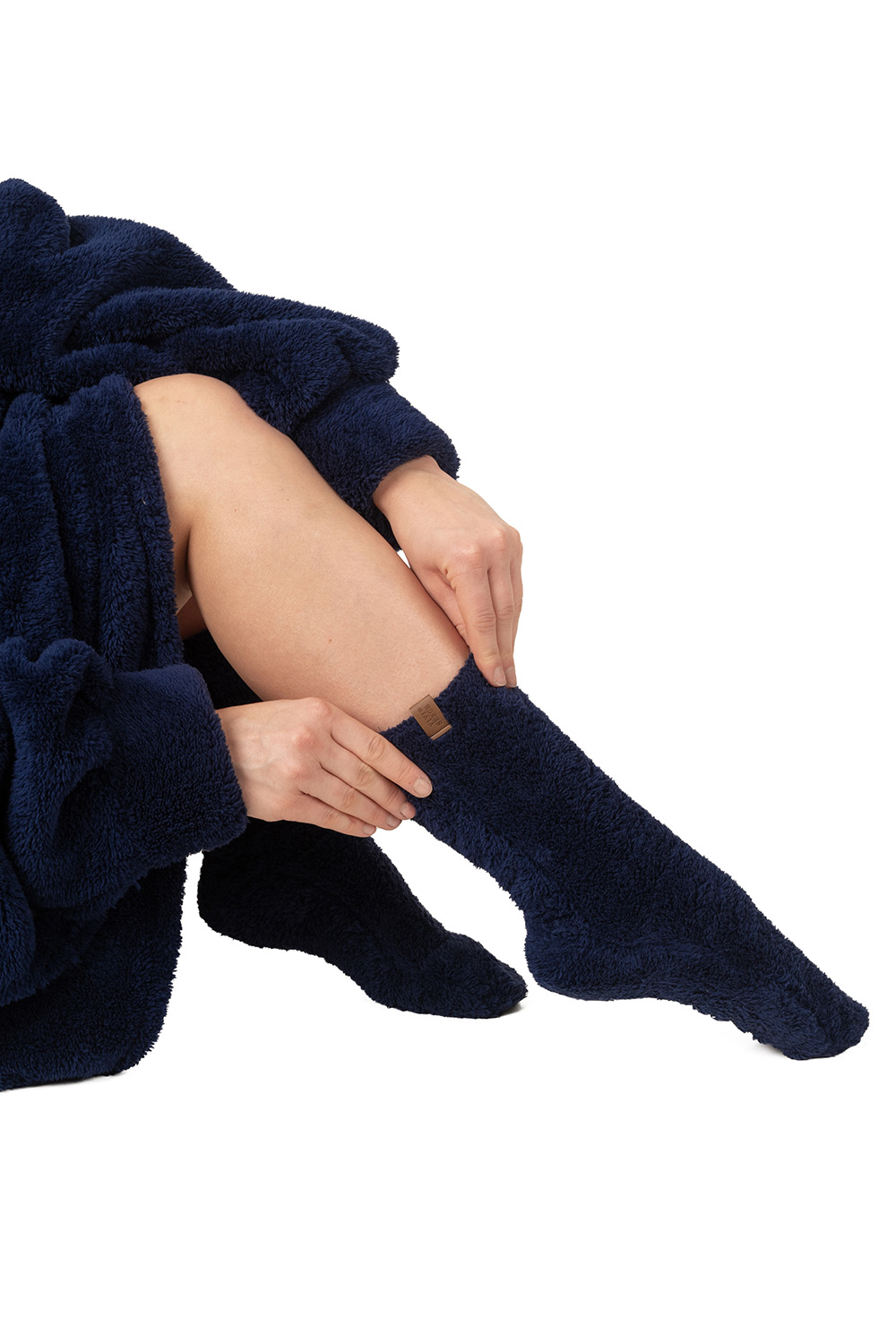 Vivisence Blanket Hoodie and Socks Set Warm and Cozy Wearable Blanket Sweatshirt with Large Pocket Extended Back Long Sleeves and Durable Ankle-Length Socks for Everyday Comfort, 