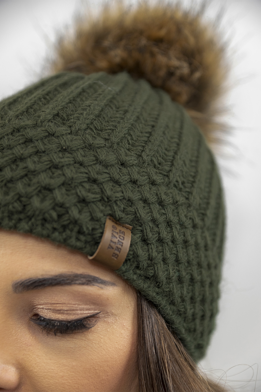 Vivisence Women's Winter Hat With Pom Pom Warm Ideal For Cold Days 7016, green