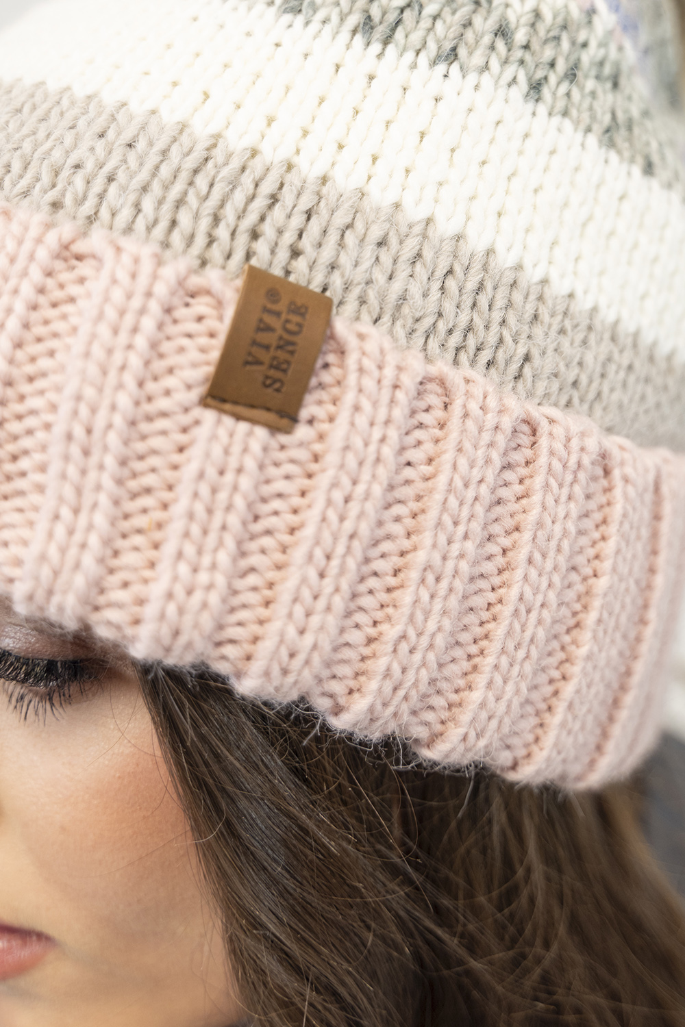 Vivisence Modisches Winterset für Damen Warme Mütze Mit Antistatischem Fleece Und Umweltfreundlichem Bommel Passender Loop-Schal Aus Weichem Garn Perfekt Für Kalte Tage Und Outdoor-Aktivitäten, Pink
