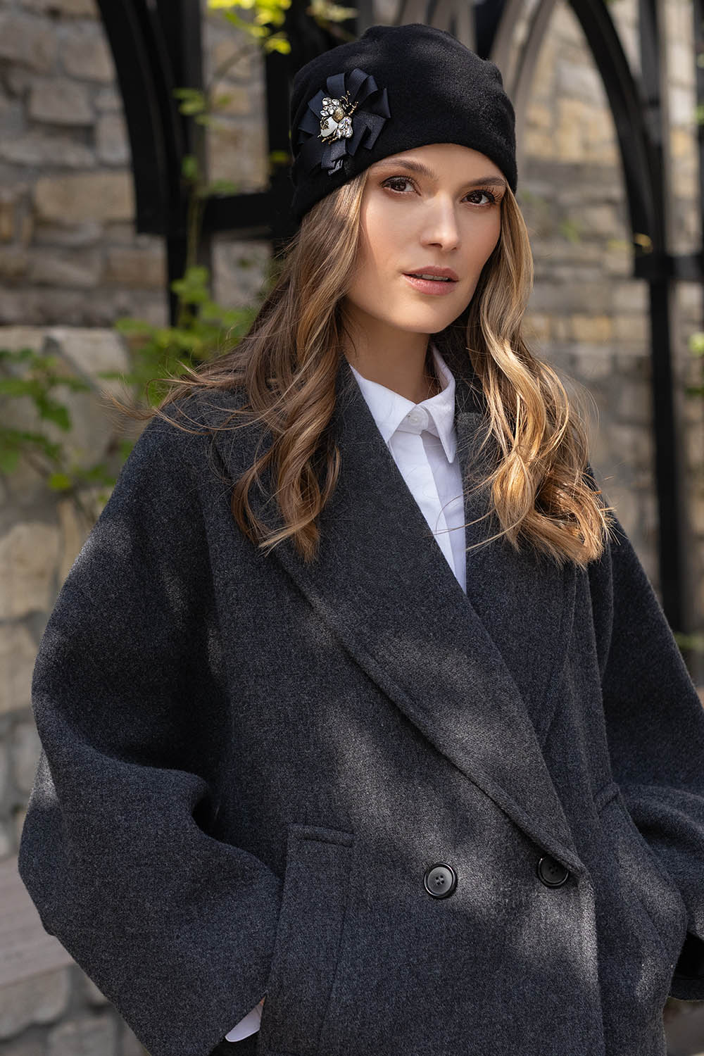 Vivisence Damen Wintermütze aus Schurwolle Elegante Warm Und Gemütlich Frauen Herbst Beanie Mütze Vliesfutter Antistatischem Effekt Ideal Für Kalte Wintertage Modell 7084, Schwarz