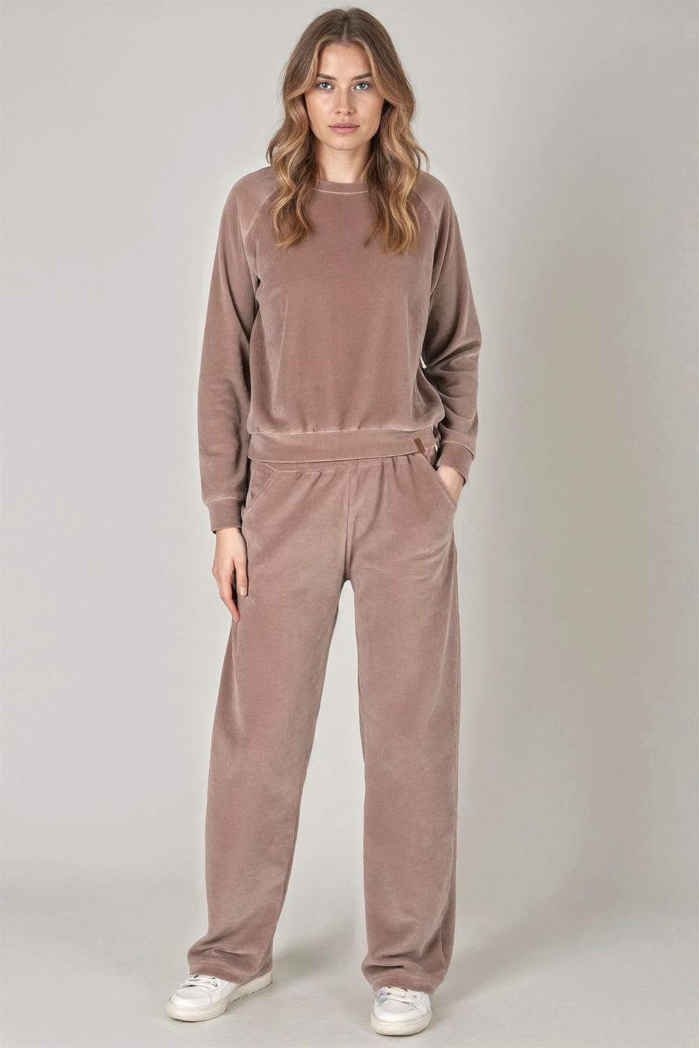 Vivisence Damen Trainingsanzug Set Zweiteiler Aus Velours Mit Sweatshirt Und Hose Lockerer Schnitt Rundhals Seitentaschen Elastischer Bund, Beige