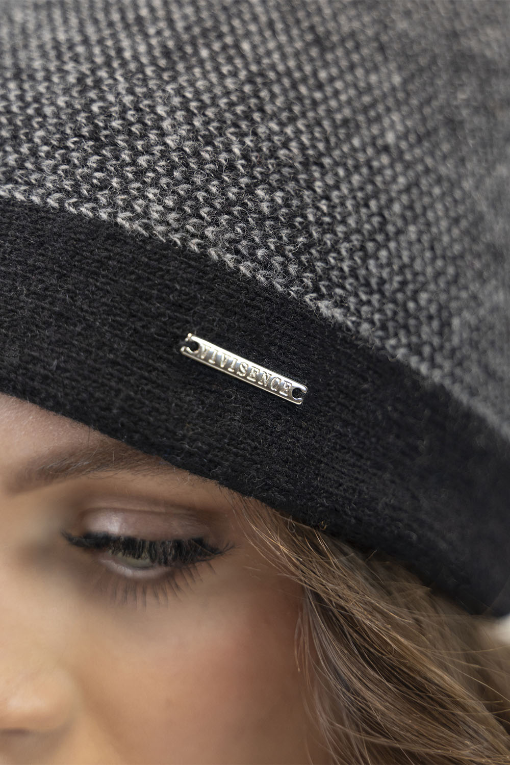 Vivisence Women's Pom Pom Hat Knitted With Subtle Houndstooth Pattern 7095, black cheerful check