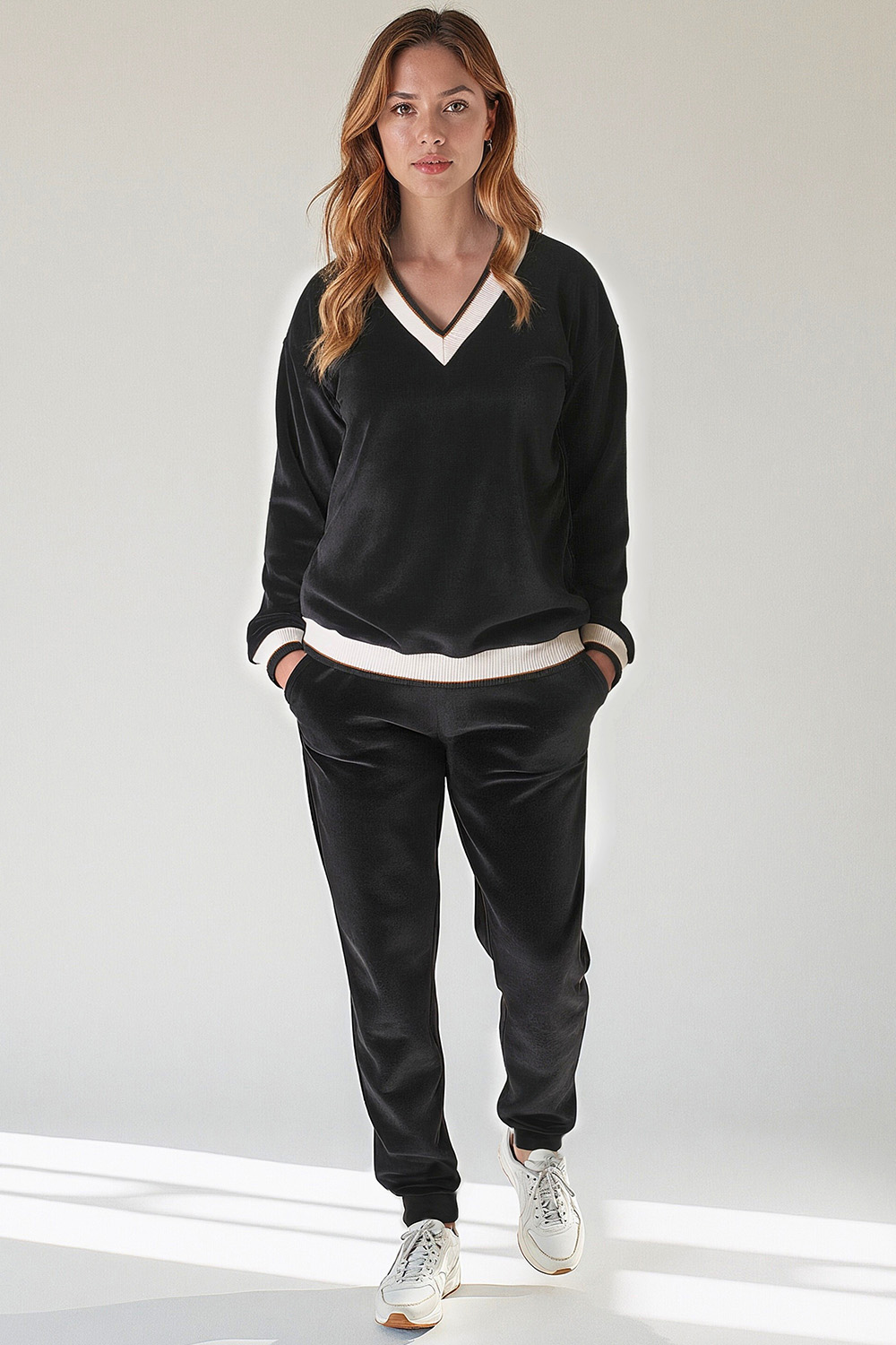 Vivisence Damen Trainingsanzug Set Velour Mit Taschen Für Komfort Beim Freizeitlook 9201, 