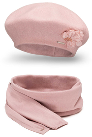 Vivisence Elegantes Damen Winter Set Aus Baskenmütze Mit Blumenapplikation Und Langer Schal Aus Warmem Garn Perfekte Für Kalte Wintertage Ideal Für Elegante Und Sportliche Outfits, rosa