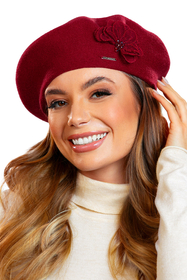 Vivisence Elegantes Damen Winter Set Aus Baskenmütze Mit Blumenapplikation Und Langer Schal Aus Warmem Garn Perfekte Für Kalte Wintertage Ideal Für Elegante Und Sportliche Outfits, weinrot
