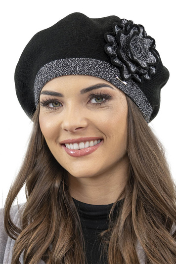 VIvisence Women's Winter Beret Made from Soft And Warm Wool Classic Style And Floral Decoration Perfect Fit  Ideal For Cold Winter And Autumn Days, Black